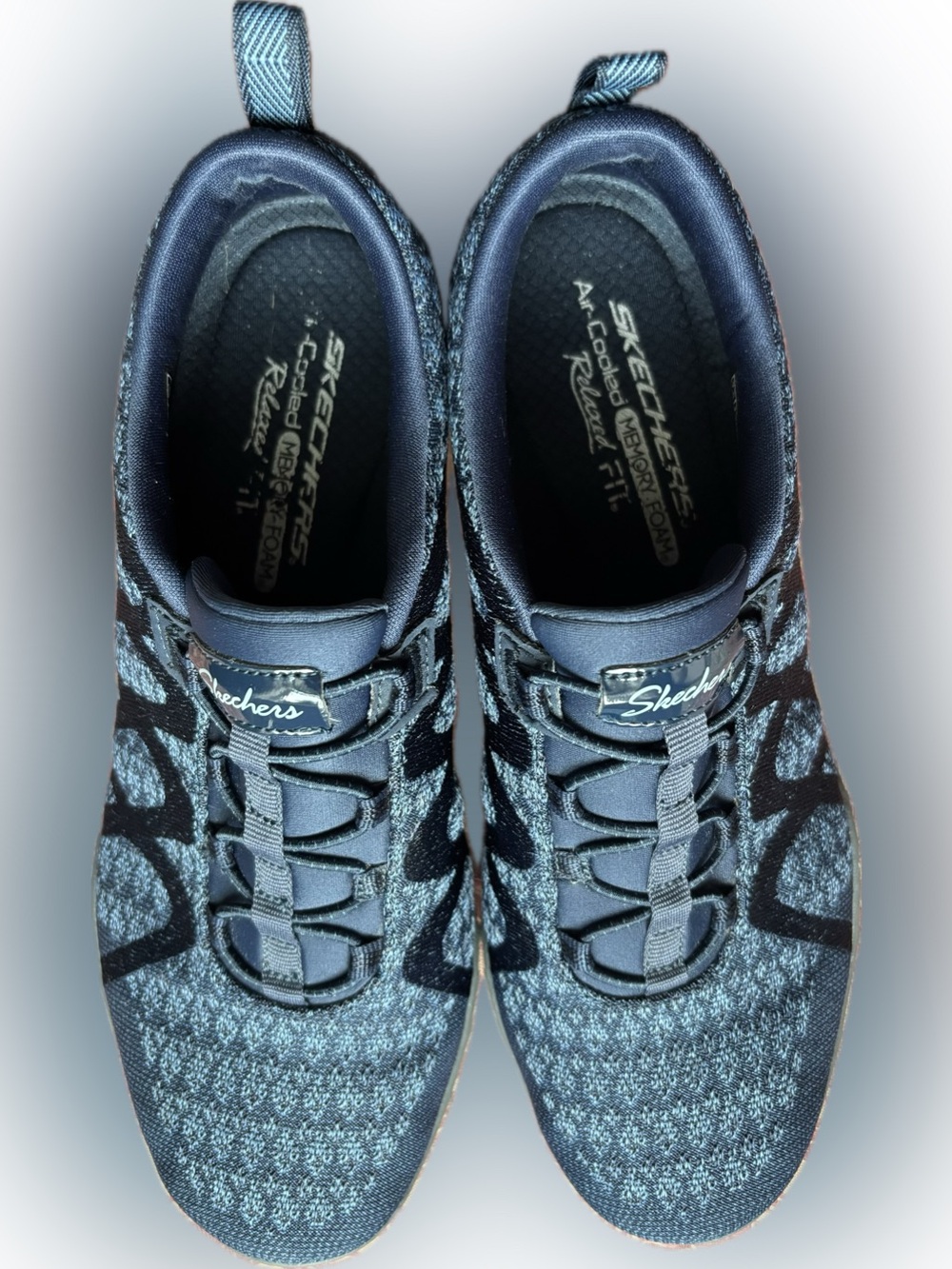 Sketchers Slip-On Sneakers Light Foam Memory Walking Shoes Women’s 7.5 Comfort